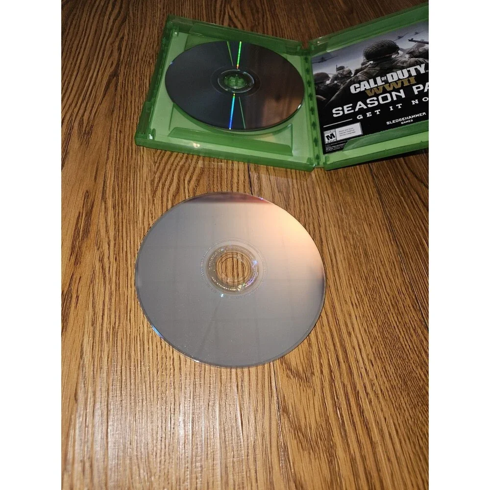 Xbox One Call Of Duty WWII & Rainbow Six Siege